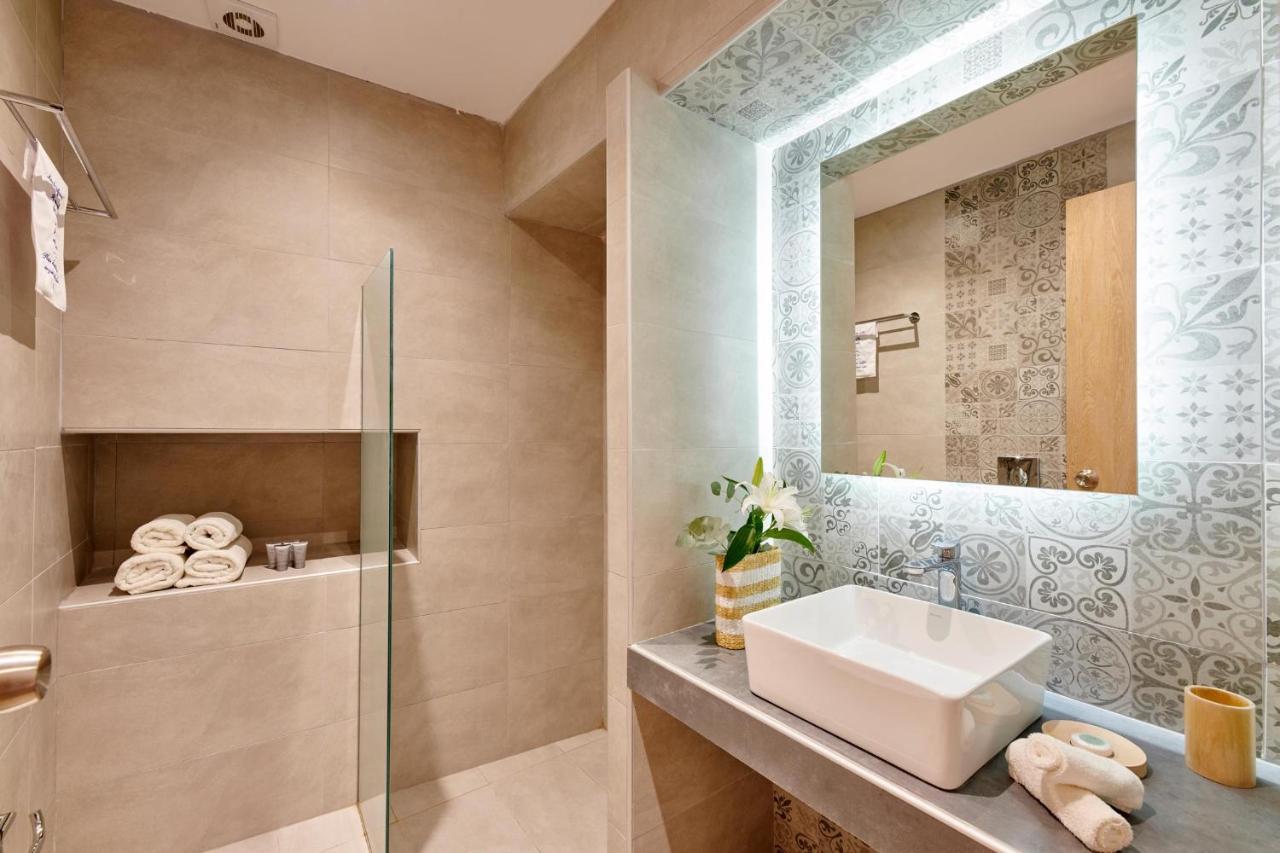 The Water Aparthotel Skiathos Town Bagian luar foto