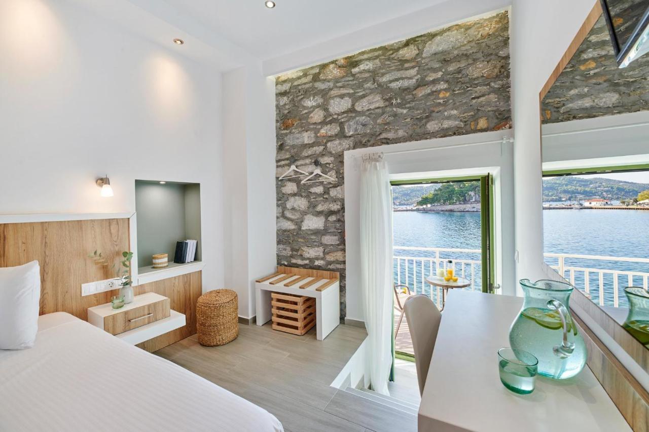 The Water Aparthotel Skiathos Town Bagian luar foto