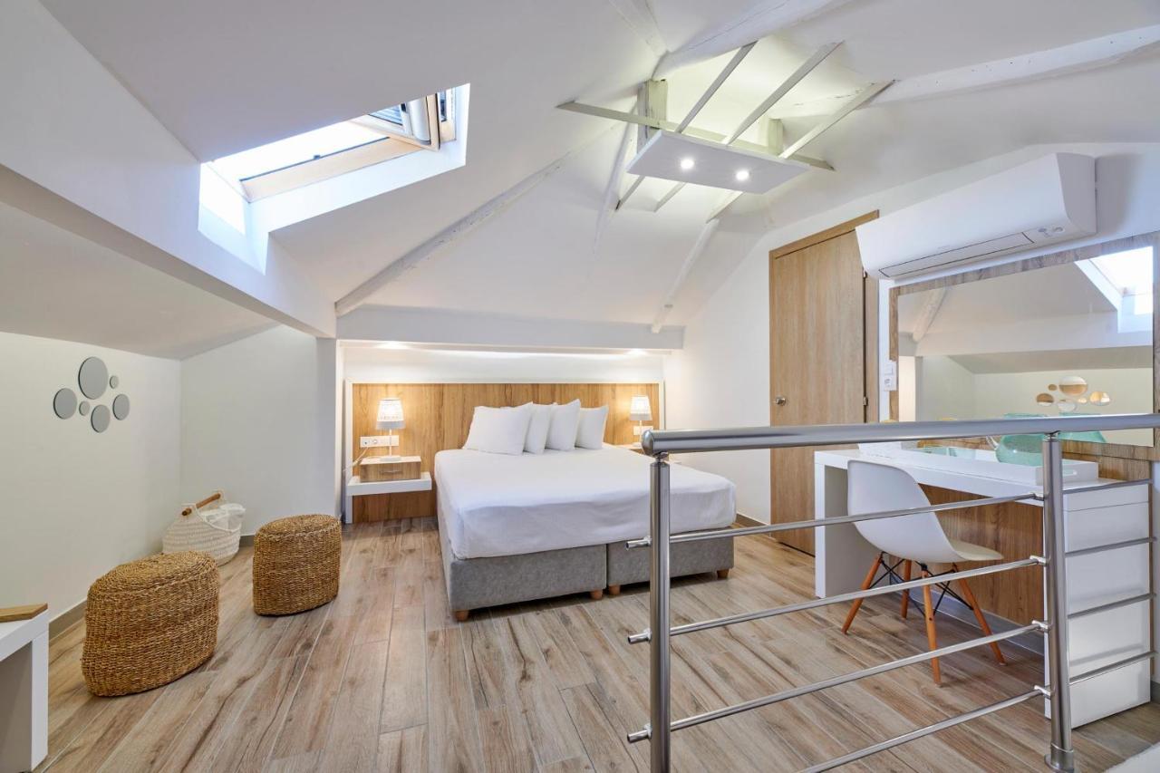 The Water Aparthotel Skiathos Town Bagian luar foto