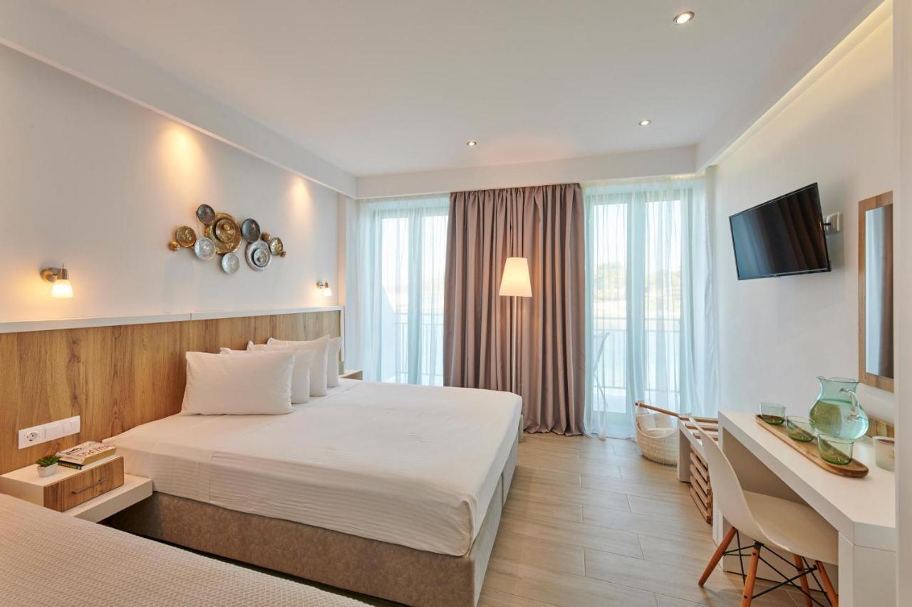 The Water Aparthotel Skiathos Town Bagian luar foto