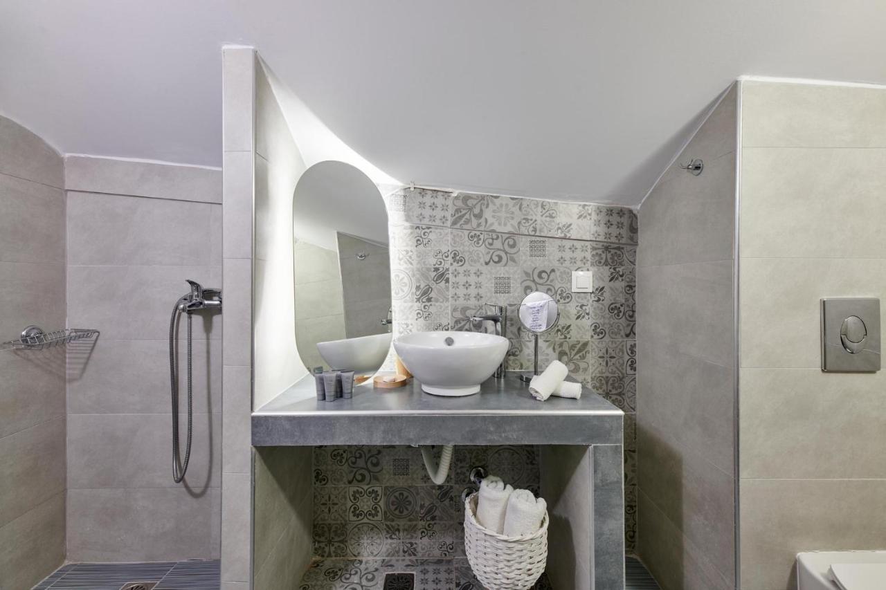 The Water Aparthotel Skiathos Town Bagian luar foto