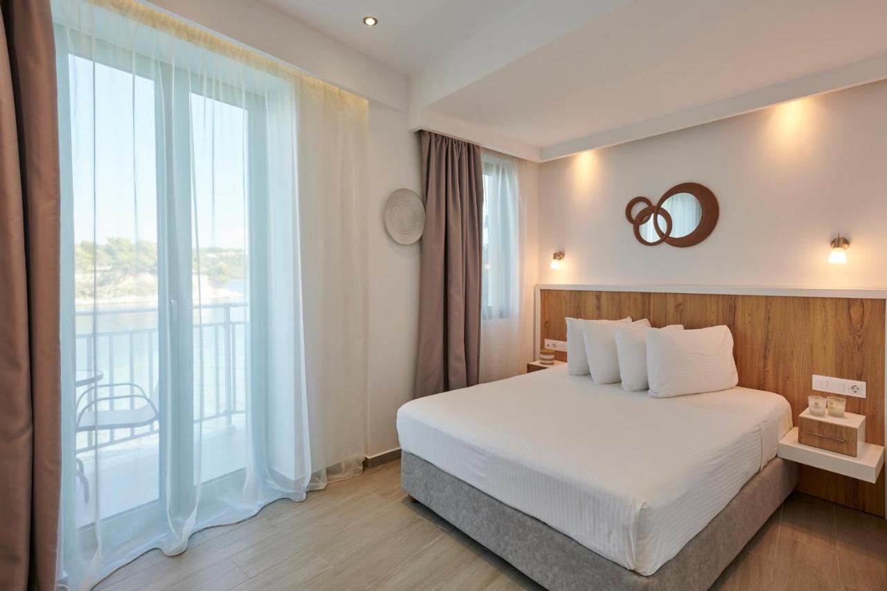 The Water Aparthotel Skiathos Town Bagian luar foto