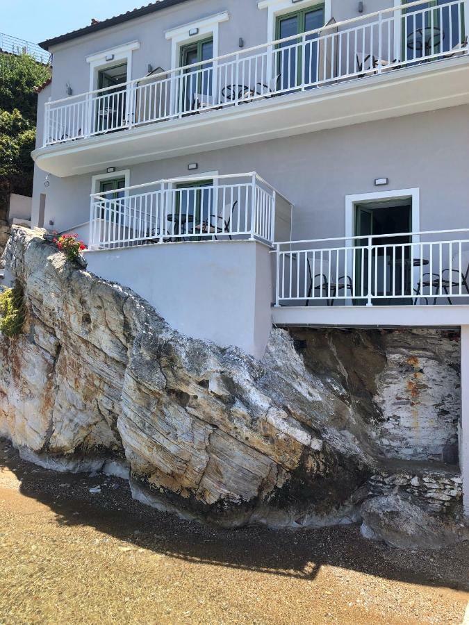 The Water Aparthotel Skiathos Town Bagian luar foto